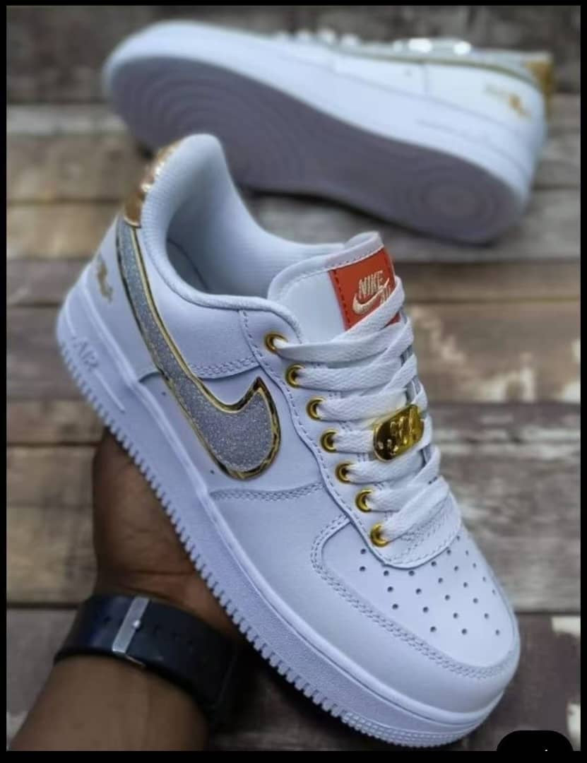 Nike Air Force 1 Low – White/Gold