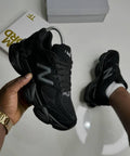 New Balance 9060 – Triple Black