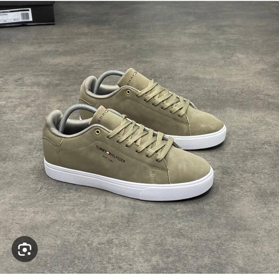 Tommy Hilfiger  - Olive