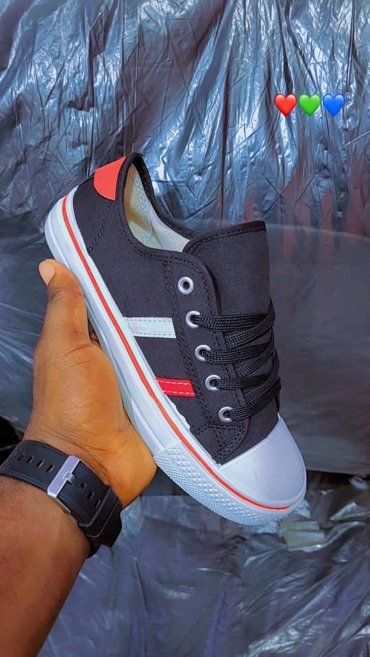 Canvas Low-Top Stripe Sneaker