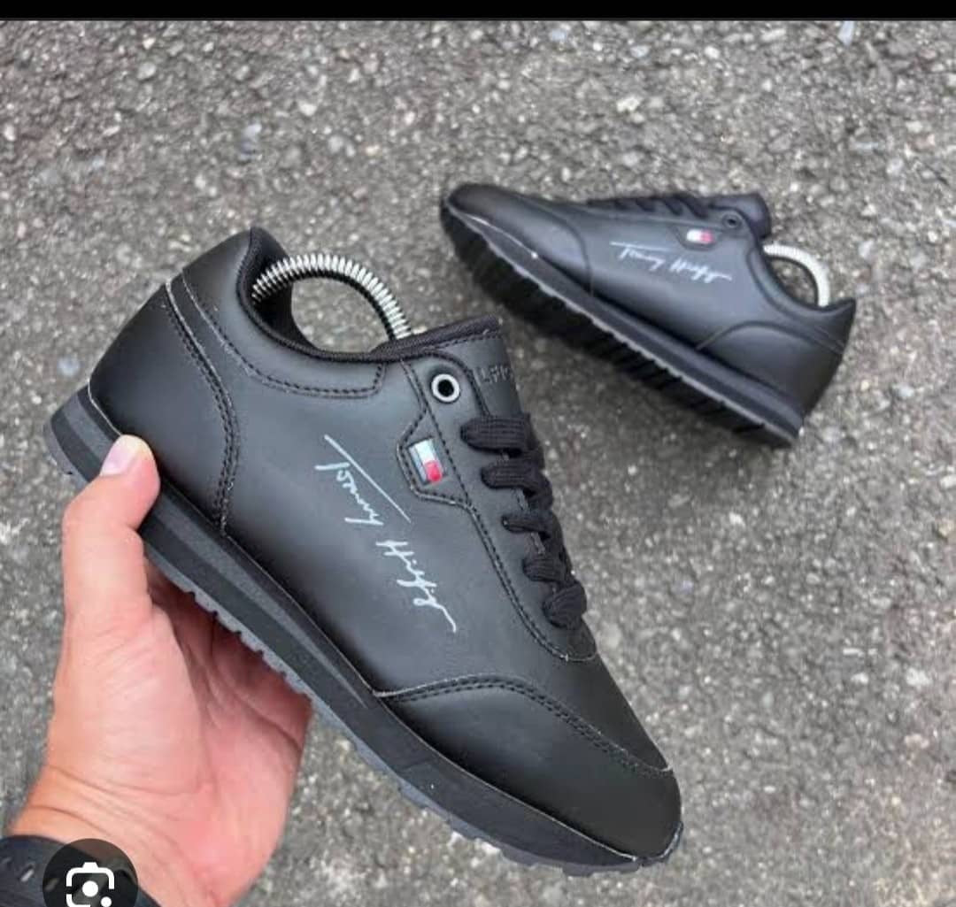 Tommy Hilfiger Signature Runner Triple Black